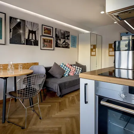 Rentplanet - Plac Nowy Targ Apartman